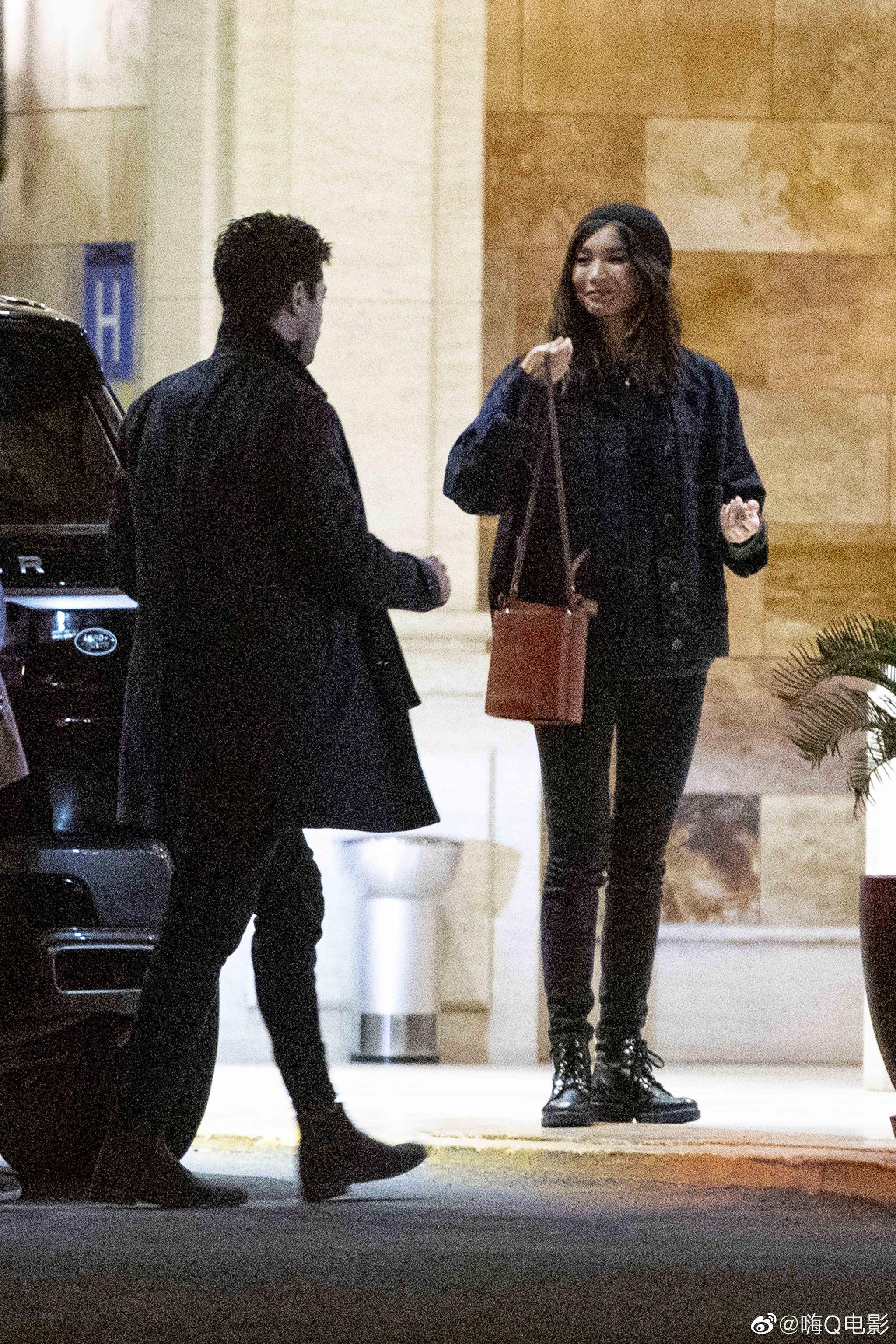 多米尼克·库珀11月10日飞抵富埃特文图拉岛探望女友嘉玛·陈