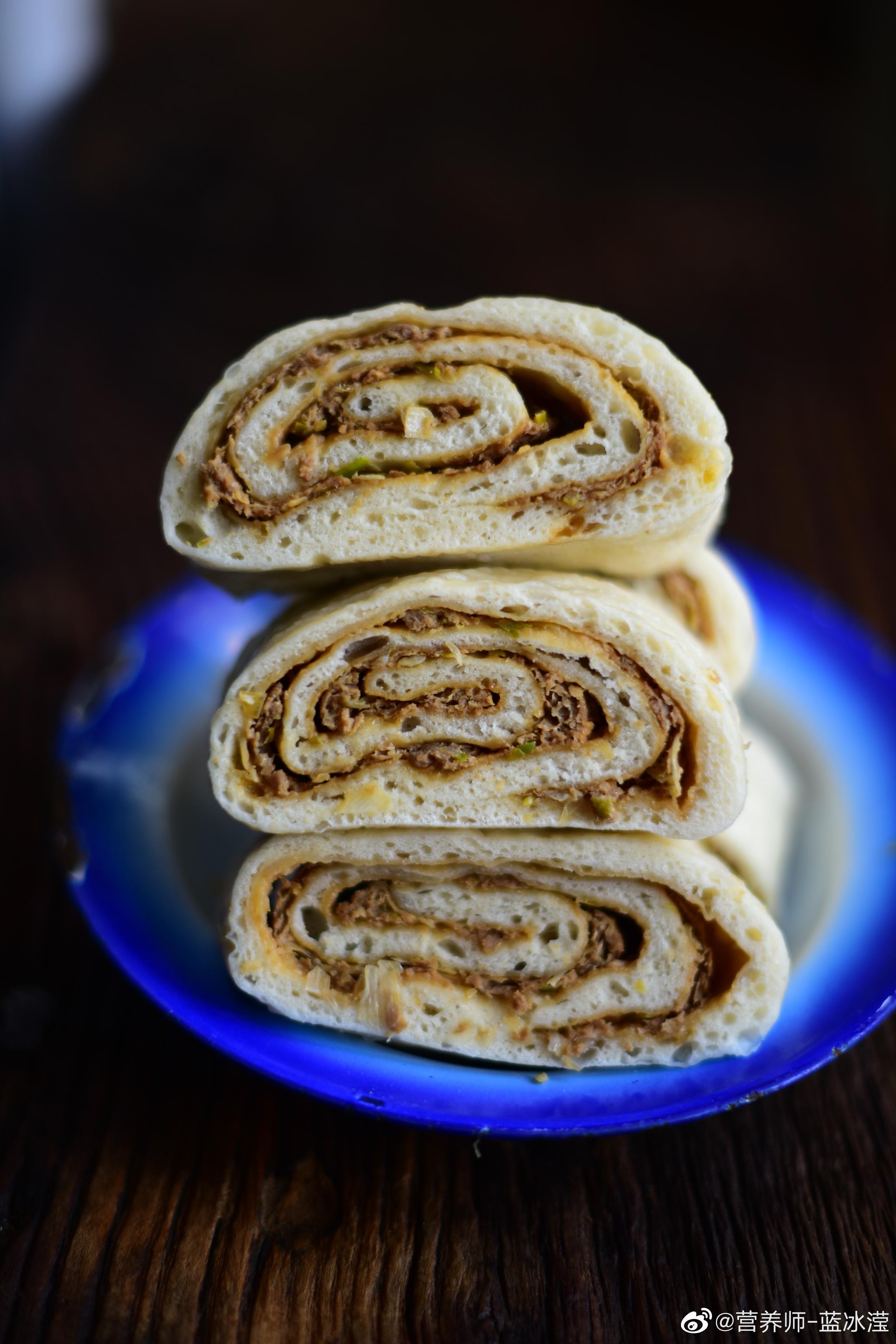 一起蒸个大肉龙吧!幼儿园最爱吃的就是肉龙,现在娃快要去幼儿园了