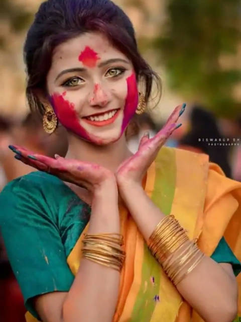 她的名字叫riya sanyal,不是什么演员也不是模特