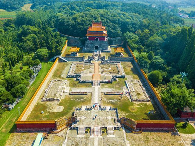 帝王陵墓内有着极多的珍宝,大多数帝王陵墓都被盗墓贼们所光顾过