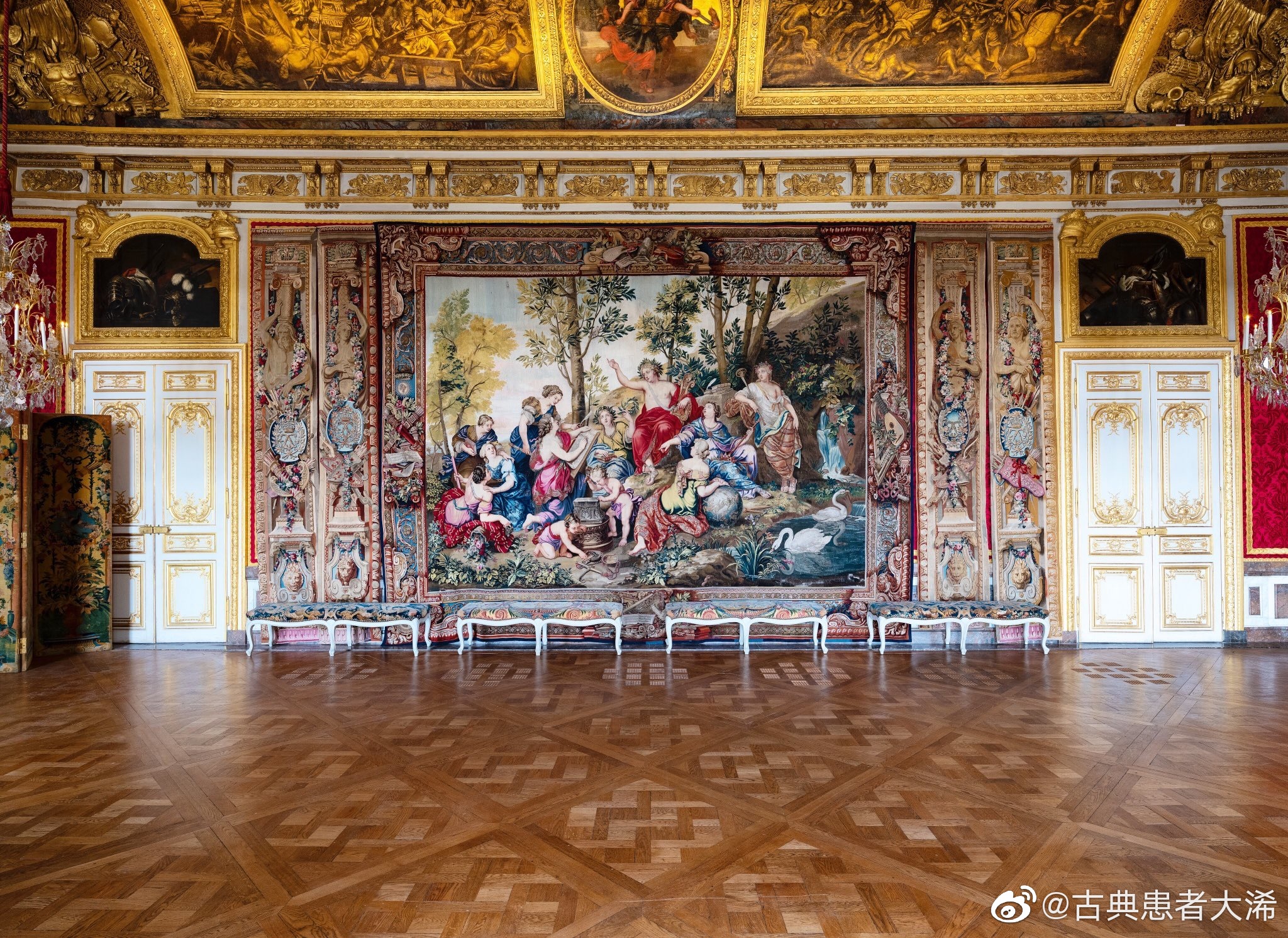 凡尔赛的皇后寝宫经过三年的修复终于再次对外开放