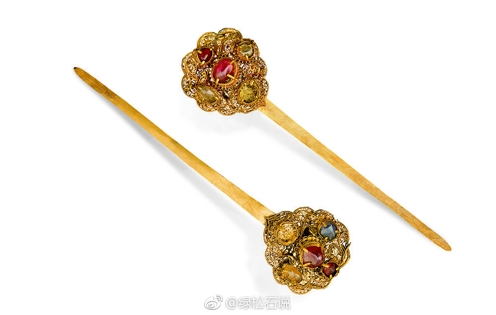 馆藏湖北省博物馆梁庄王墓出土金银饰品①金镶宝石绦环通长13