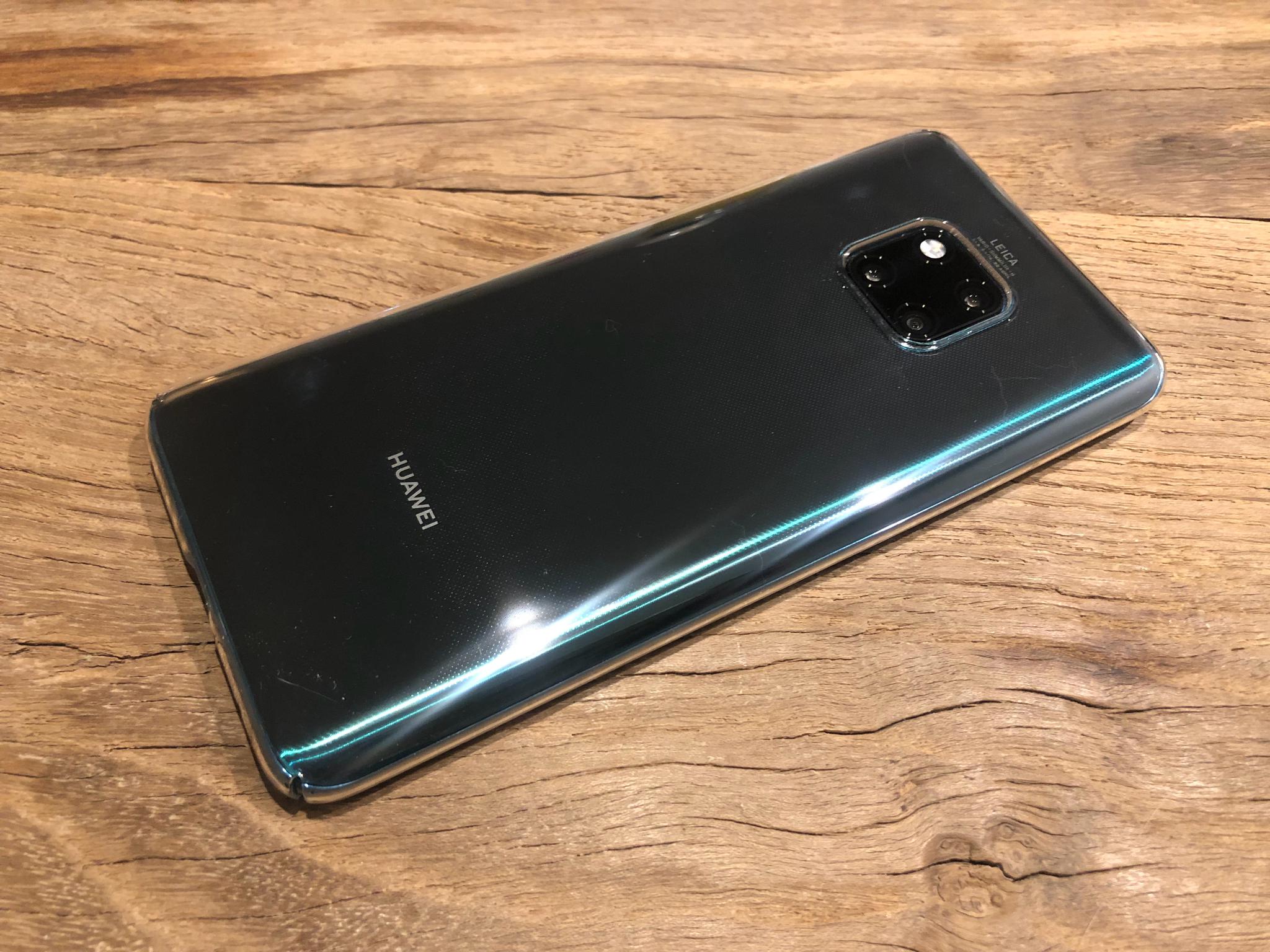 给mate20pro新买俩手机壳,全是硬质的,带黑框的是金属框