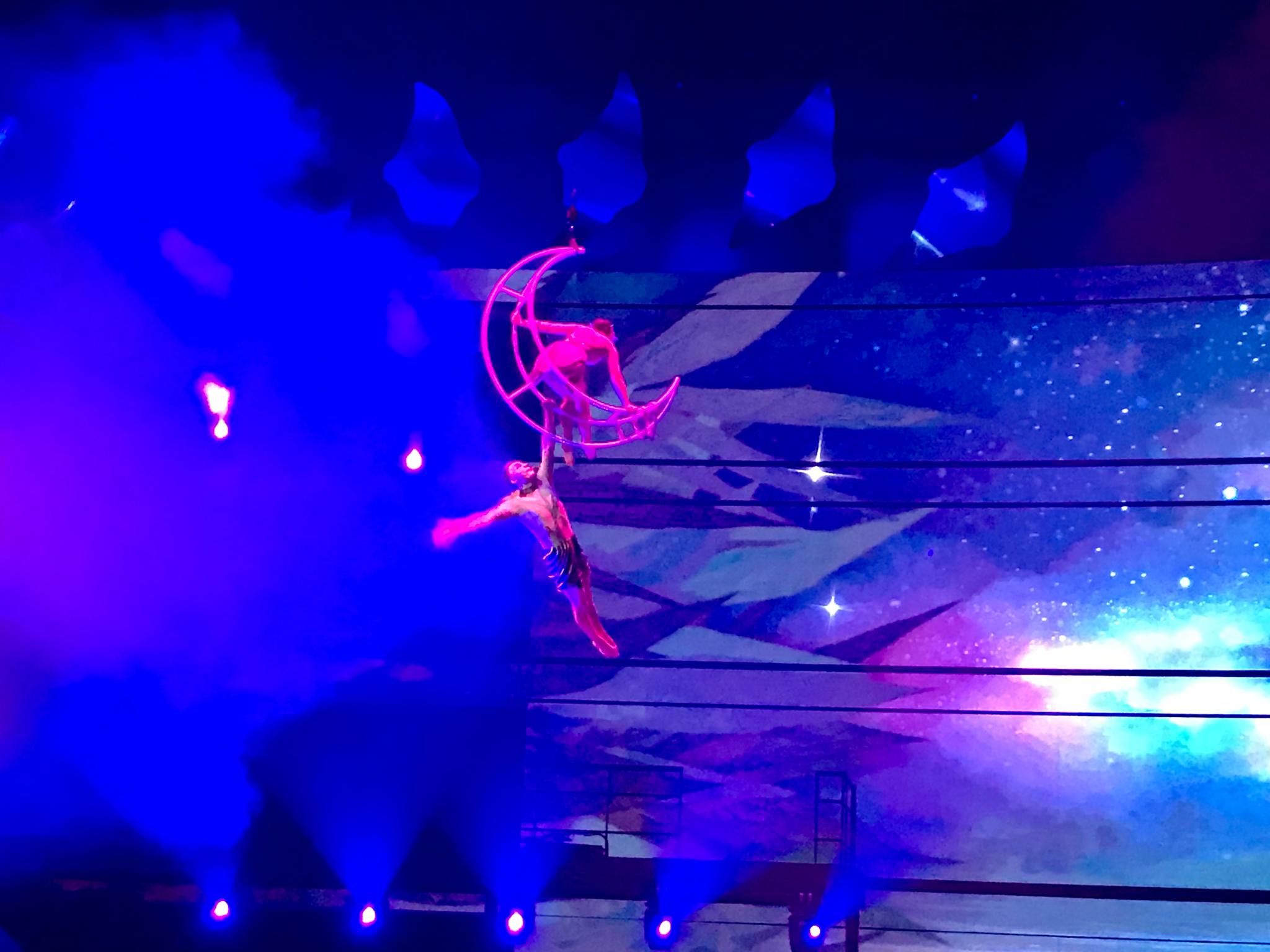 三亚亚特兰蒂斯的c秀是一出联动水陆空的大型水上表演秀