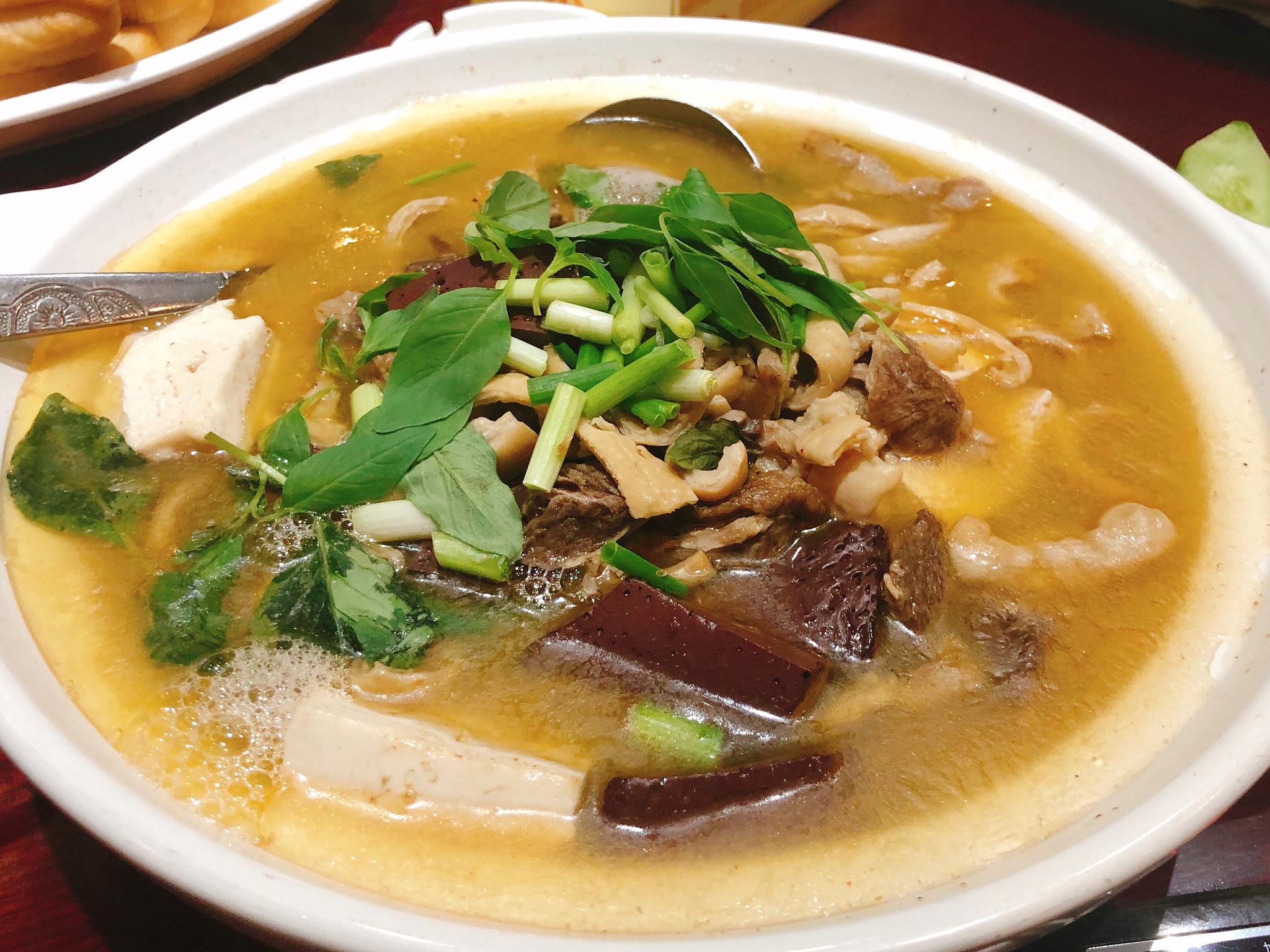 据说我这九图都是信阳的特色近日全球文旅创作者大会一行