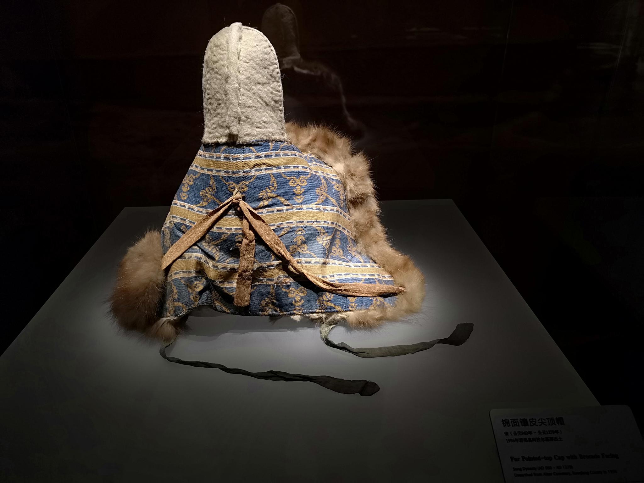 新疆博物馆的常展《瀚海珍衣,新疆古代服饰展》|新疆博物馆|文物|服饰