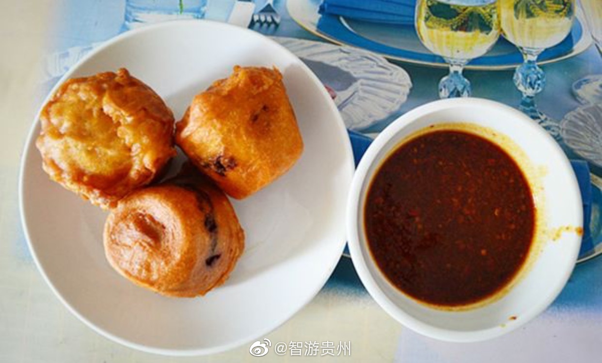 多彩贵州 - 安顺油炸鸡蛋糕