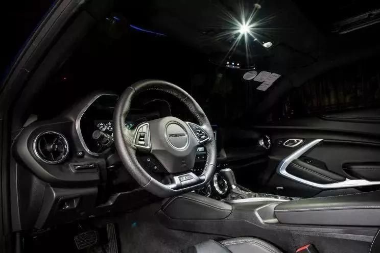 比Mustang更肌肉 第六代科迈罗RS新车首测 | 歪车评