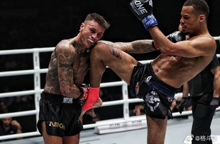 罗根-艾尔索的恐怖膝击!