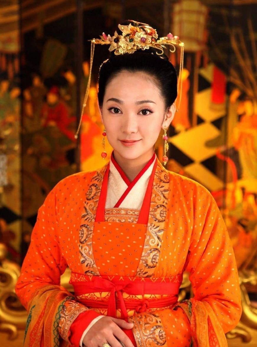 她相貌丑陋,顶替妹妹嫁给皇帝,专权10多年害中国陷入百年动乱