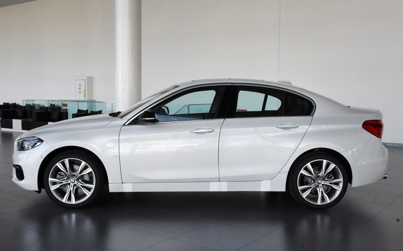 运动王者不分级别车友浅谈入门级宝马1系用车感受