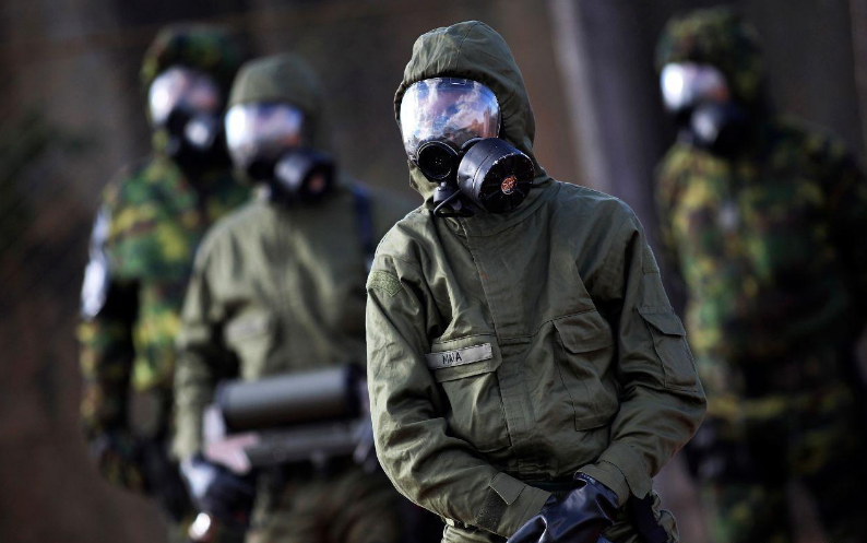 俄乌冲突要升级英国化武部队到达从仓库拆除部分气体炸弹