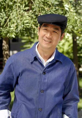 康熙微服私访记演员近况三德子养鸡小桃红发福法印最惨