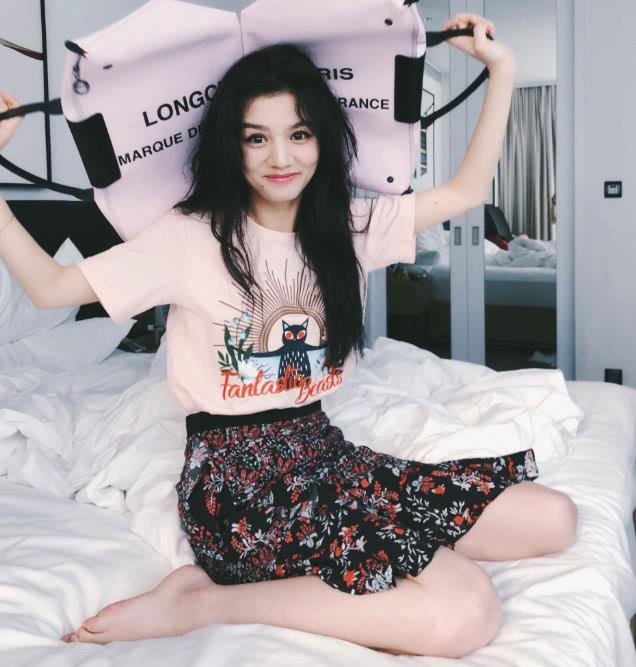 她北漂时曾吃了7个月泡面,仅出道2年得影后,时尚到起飞!