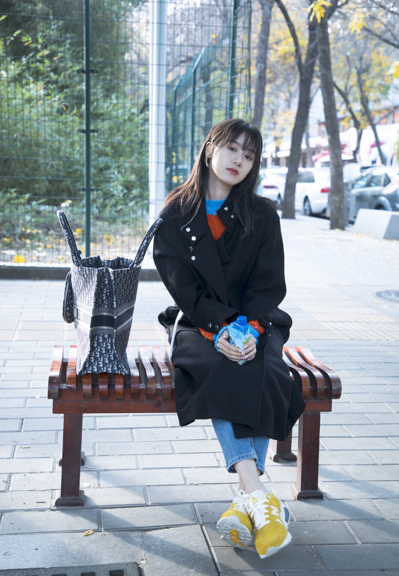 袁冰妍穿搭好像学生,校园剧安排起来