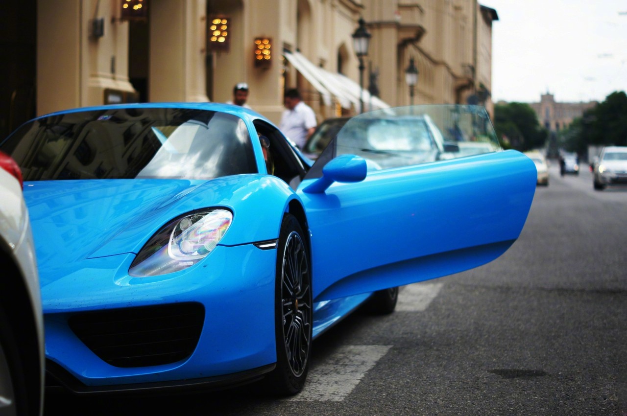蓝色保时捷porsche918spyder