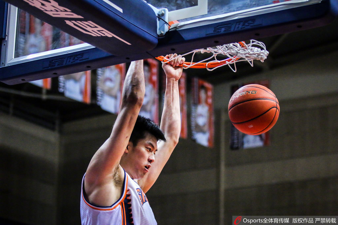 客场84-77战胜@上海久事大鲨鱼官方微博