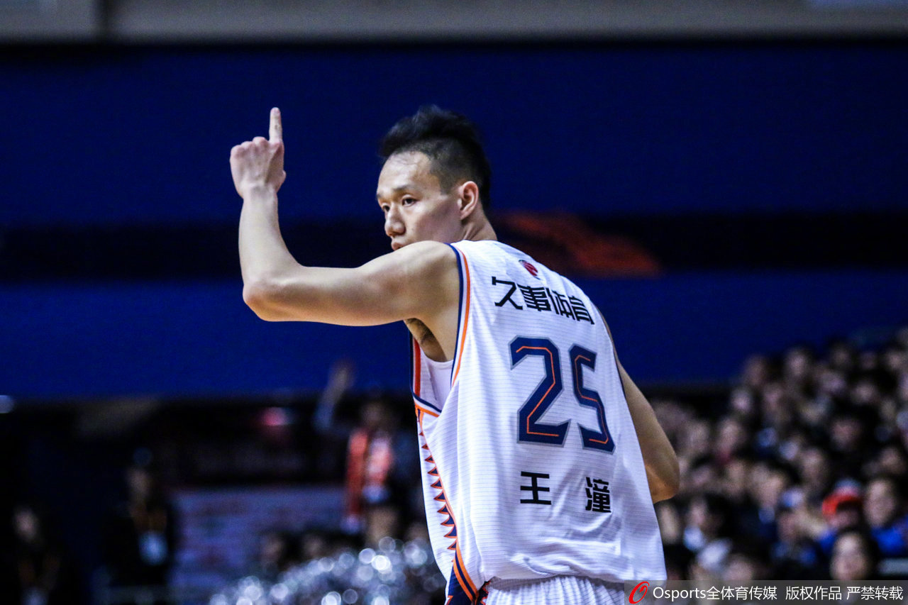 客场84-77战胜@上海久事大鲨鱼官方微博