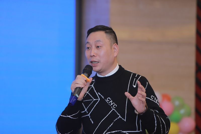 正文                (当代川菜王兰明路)   ●已故川菜元老级大师