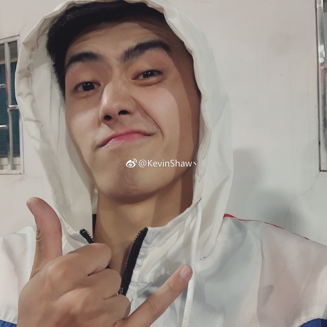 搞不,这位真的蛮帅的.@创造营2019-肖凯中