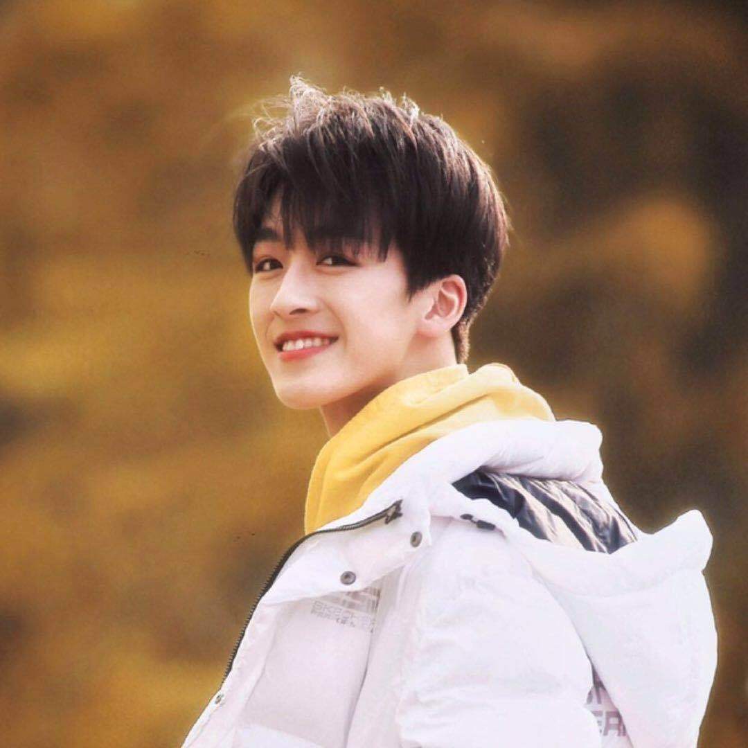 wink狙击手何洛洛,可奶可盐,是个眼睛里有星星的男孩子啊