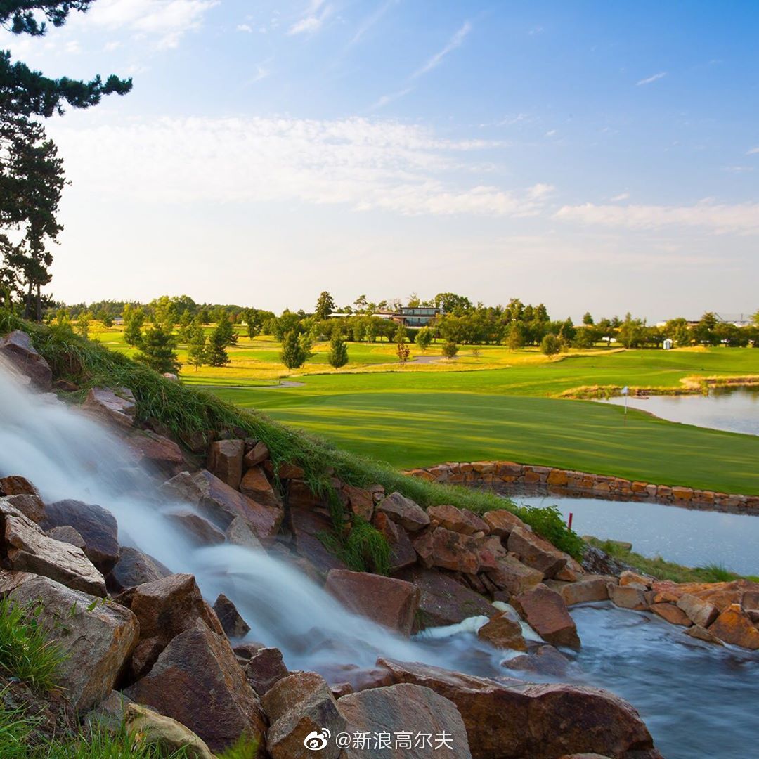 晚安!图为本周捷克大师赛举办球场 信天翁高尔夫度假村
