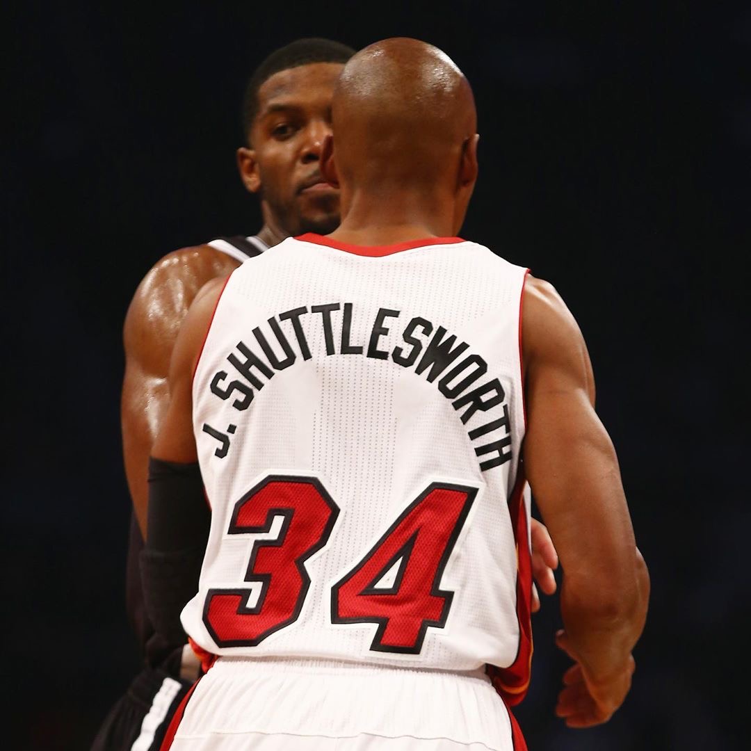 nba联盟里当年的绰号球衣老詹的kingjames帅爆啦