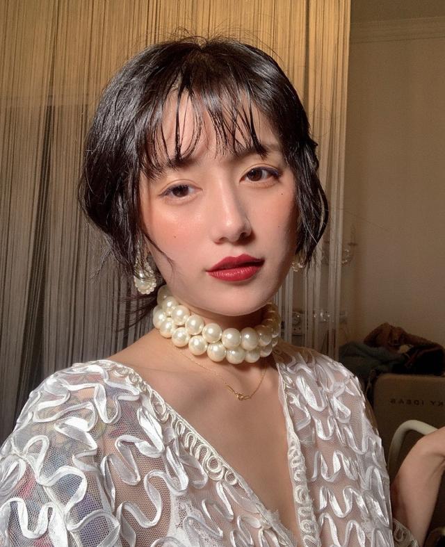 李诞妻子黑尾酱惹祸?租民宿商拍未告知房主,被房主公开讨伐!