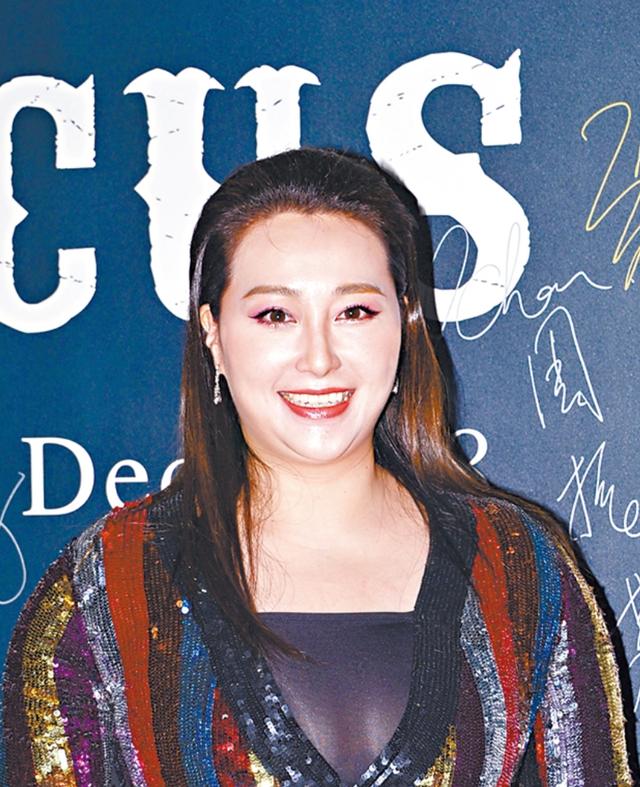 邱德根39岁孙女邱咏筠喜诞麟儿两年抱俩订婚两年仍未考虑结婚