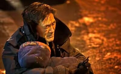 盘点2018年度催泪瞬间照片人间很值得温暖就在身边