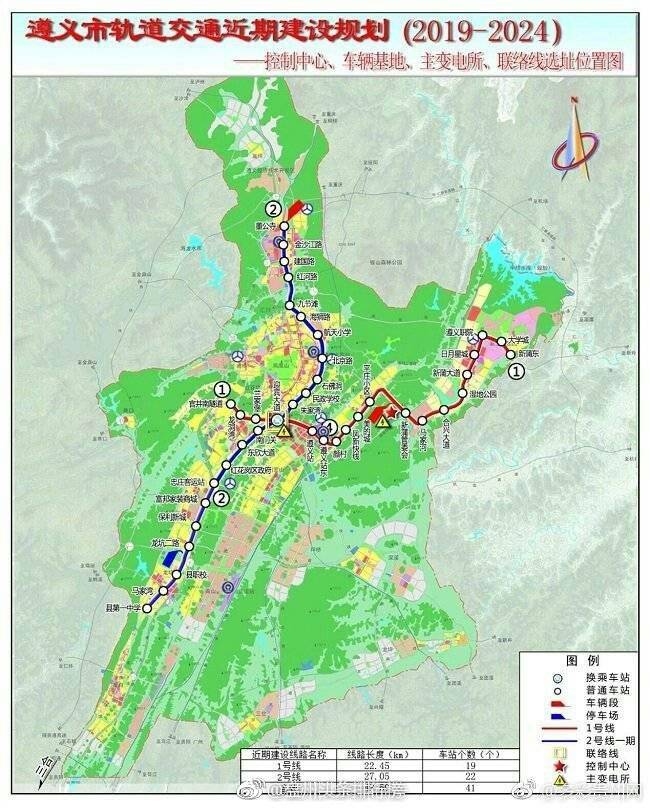 盘州市鸡场坪松河街上,路上污水横流,灰尘满天,老百姓苦不堪言