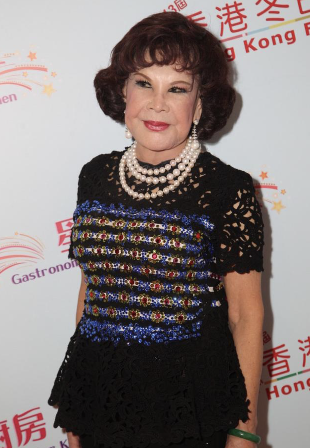 87岁黄夏蕙罕有取消万圣节角色扮演派对,历年造型中武则天最经典