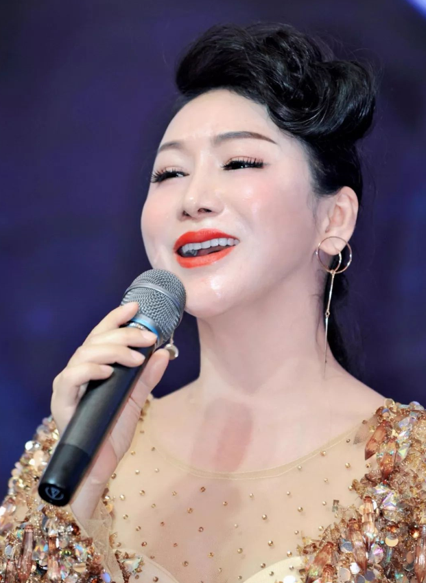 李舒玉:2019"人民艺术家"荣誉称号获得者