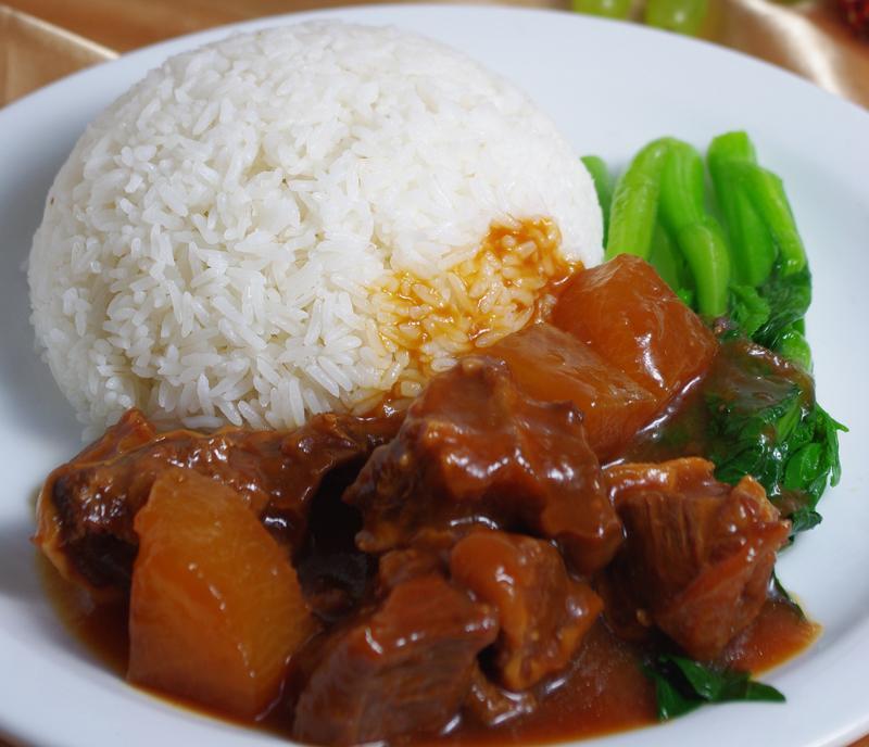 碟头饭是啥就是用一只碟子盛载的饭菜