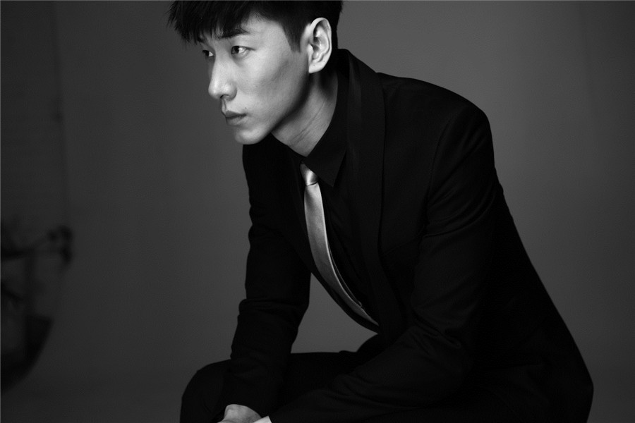 曾是厨师的他转行做模特妻子被称上辈子拯救世界现婚姻成迷