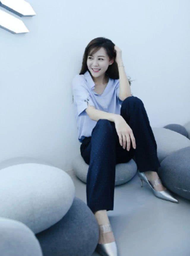 爱情公寓5没想到陈美嘉腿这么长2米喇叭裤都穿还是第一次见