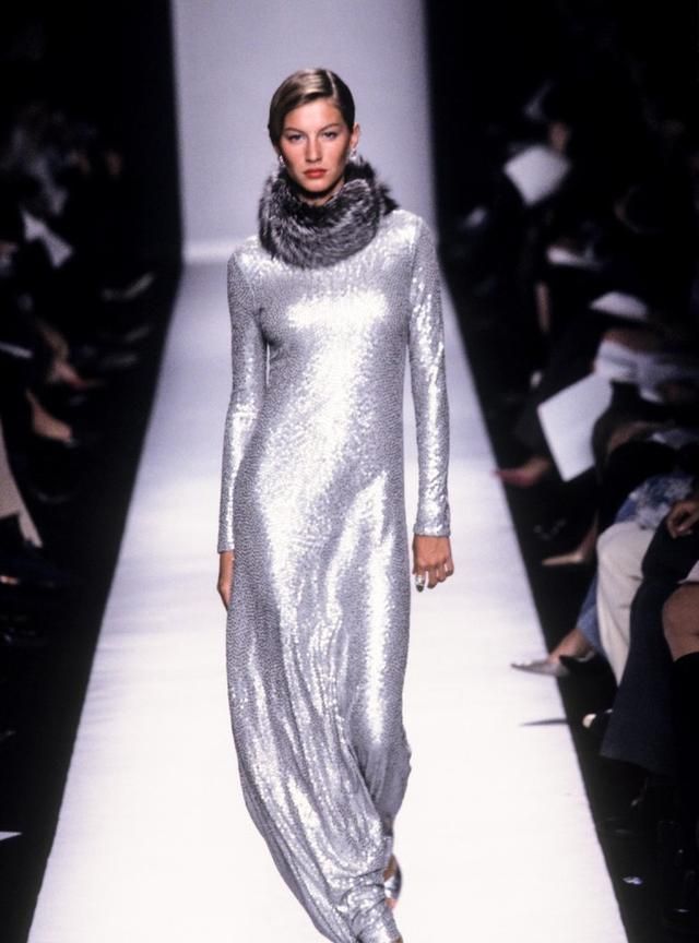 维密史上最强"扛把子"吉娘娘,3次意外崴脚,却把失误变成经典