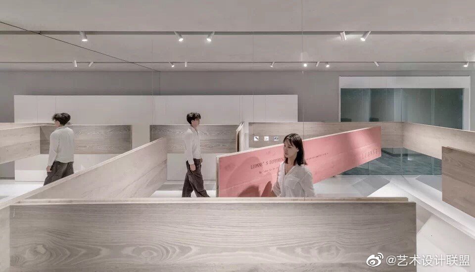 迷径 - “迷木”地板展厅,南京 / 尔我空间设计研究室_新浪新闻