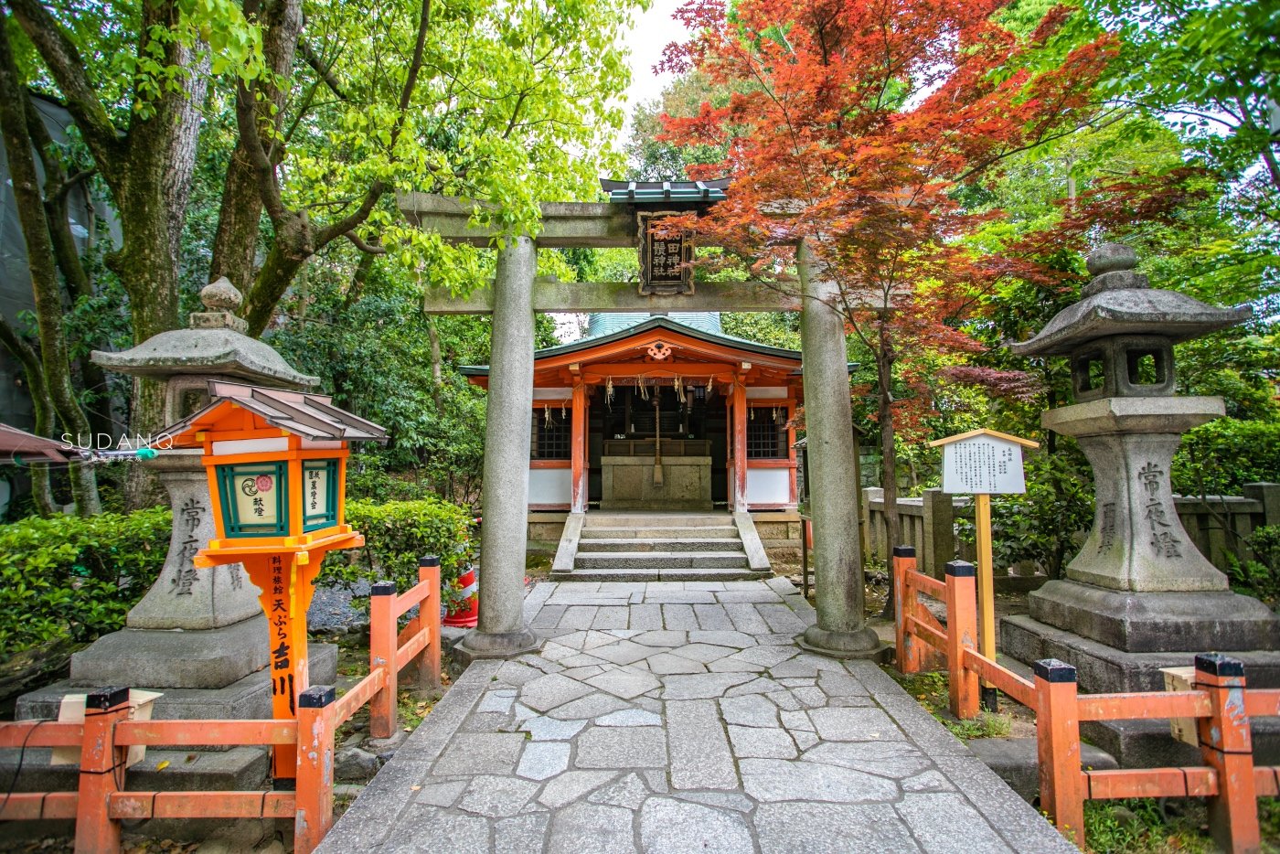 京都最古老的神社之一八坂神社日本指定的重要文化遗产
