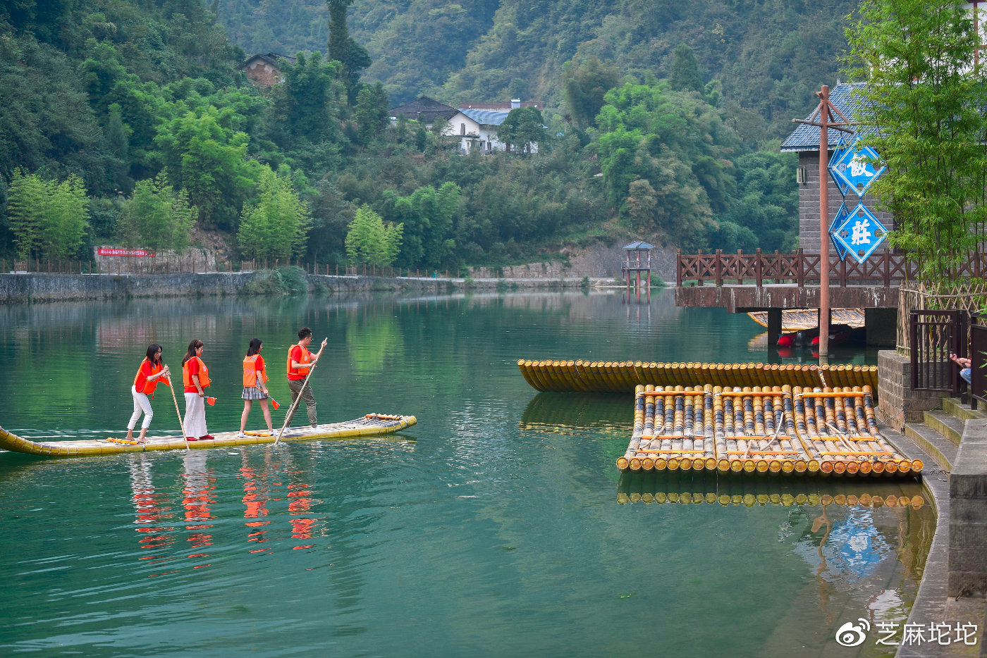 三峡竹海,又名泗溪,该景区位于湖北省秭归县茅坪镇境内,地处长江南岸