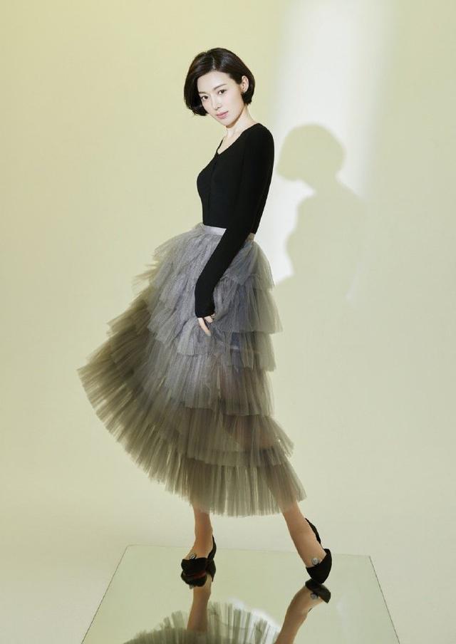 何美璇最新大片,有没有美的让你还想多看一眼!