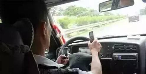 自驾出行安全第一，千万别在高速上干这10件事