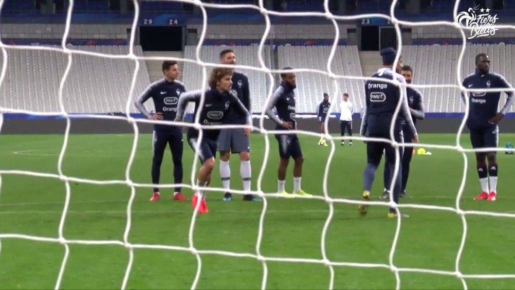 冰岛守门员哈尔多松在成为一名职业足球门将之