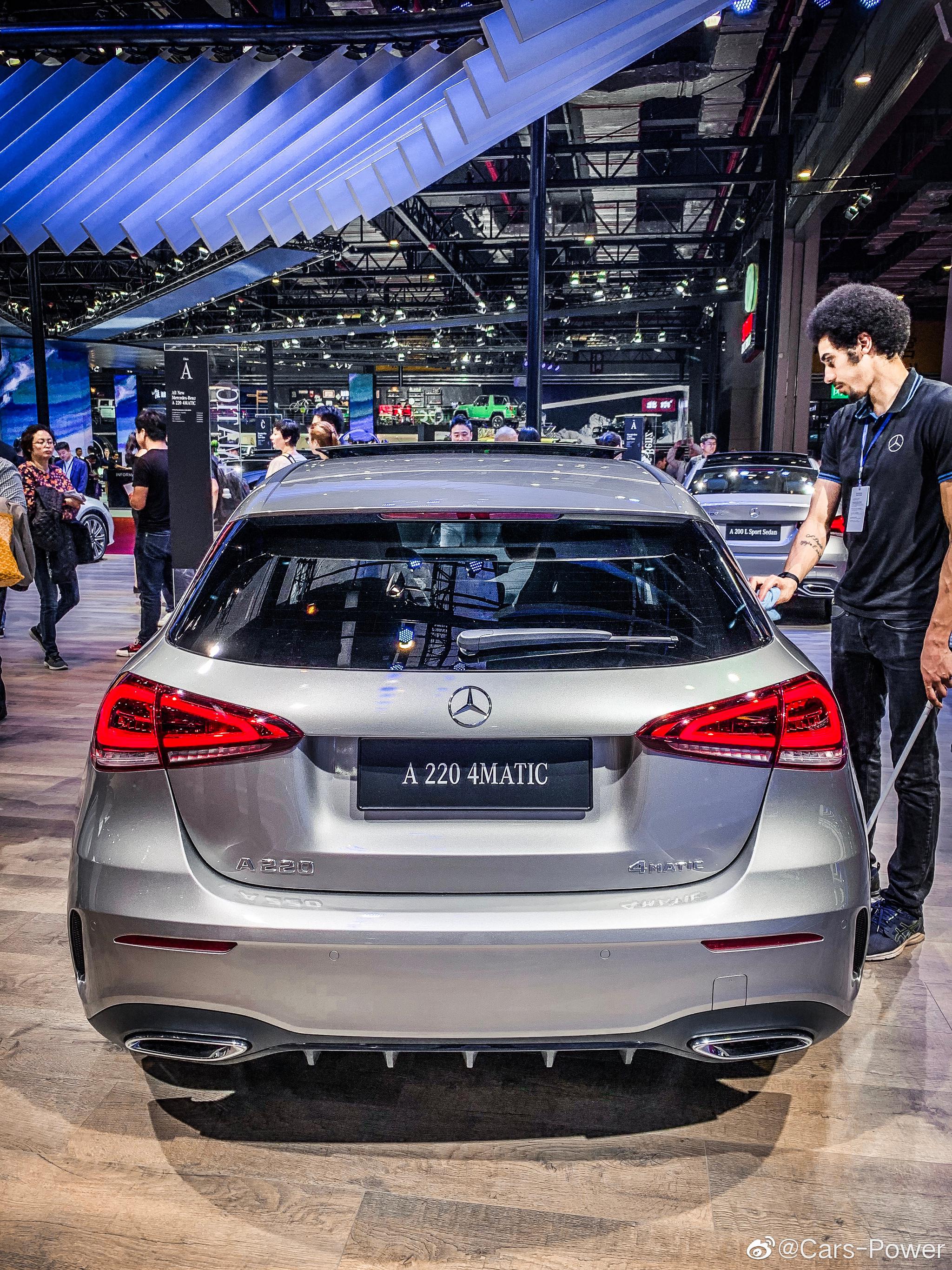 在越野崎岖路面上的表现一定的程度上良好体现,奔驰具有的4matic系统