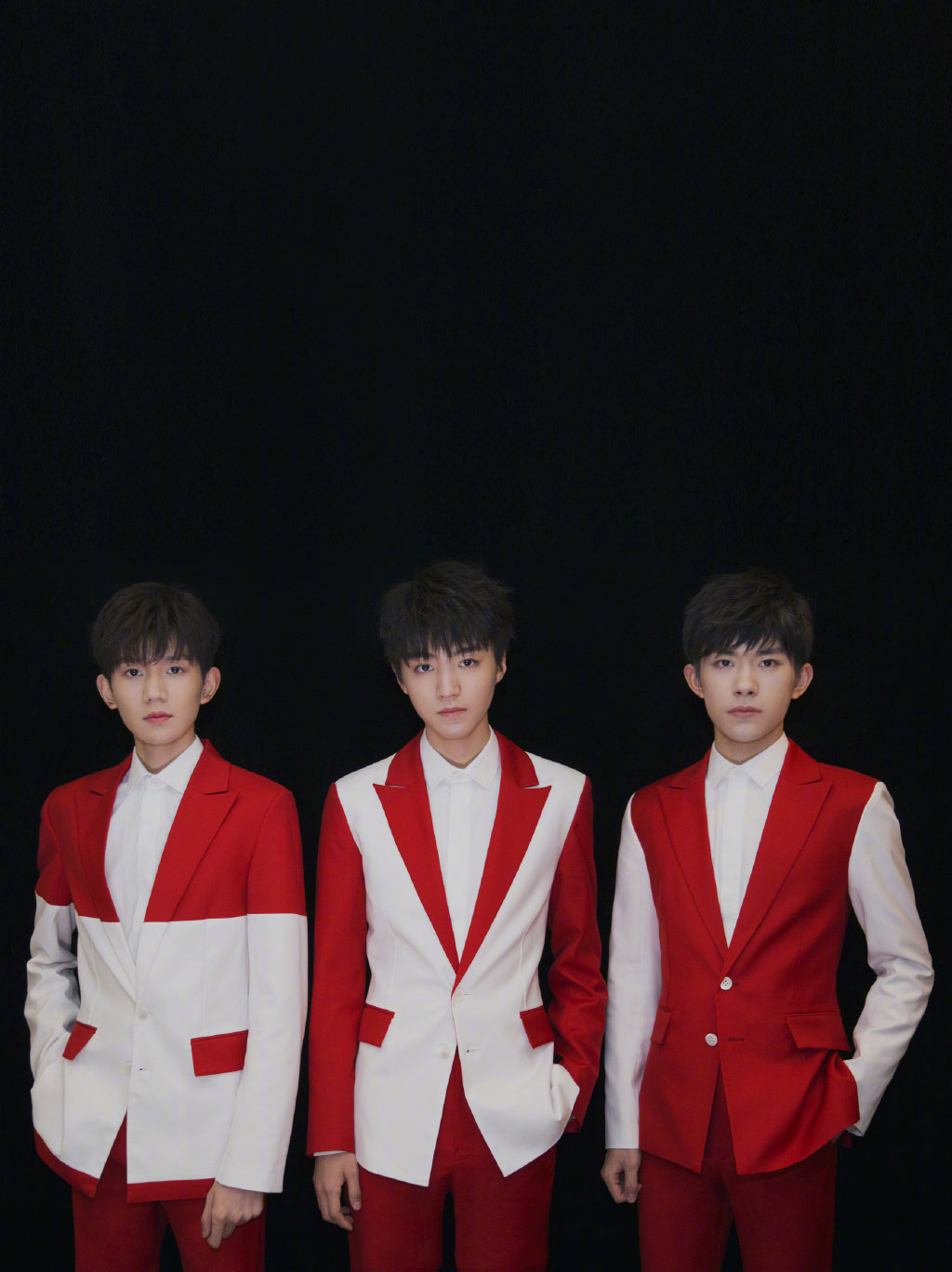 tfboys 舞台的少年们带来《我们都是追梦人》,每一个画面都看不够呀