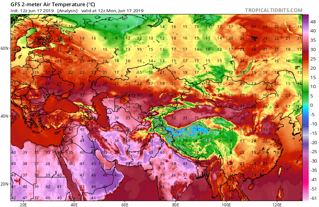 中东科威特遭遇"魔鬼热浪",晒化路边红绿灯