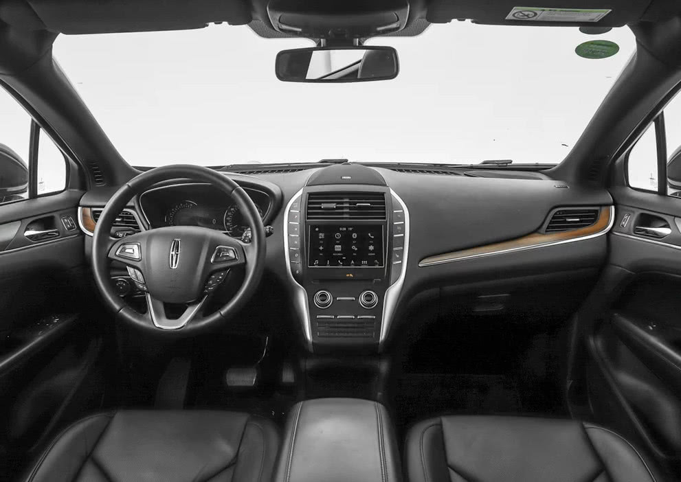 林肯mkc,设计感靓丽,内饰豪华有档次,还等什么?