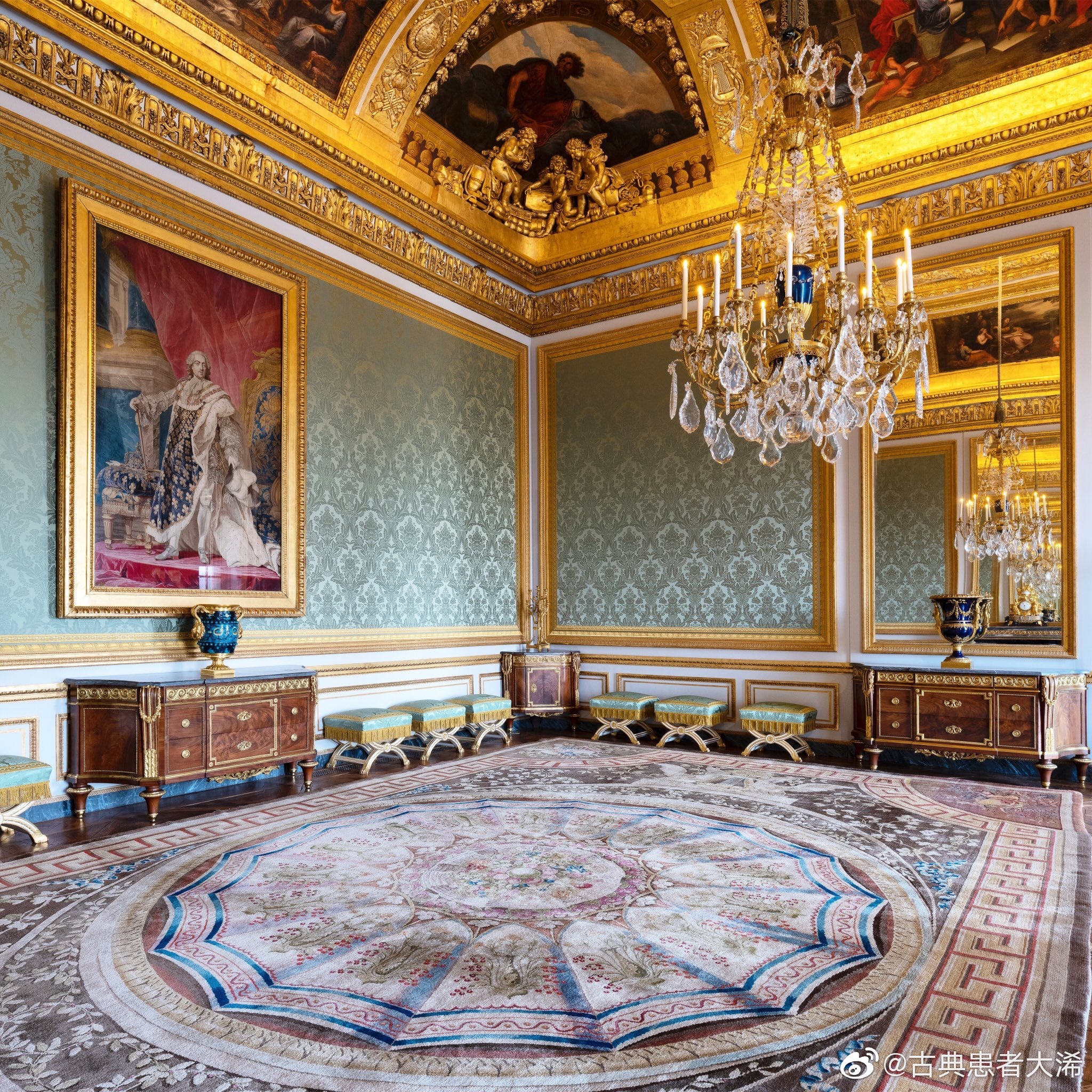 凡尔赛的皇后寝宫经过三年的修复终于再次对外开放