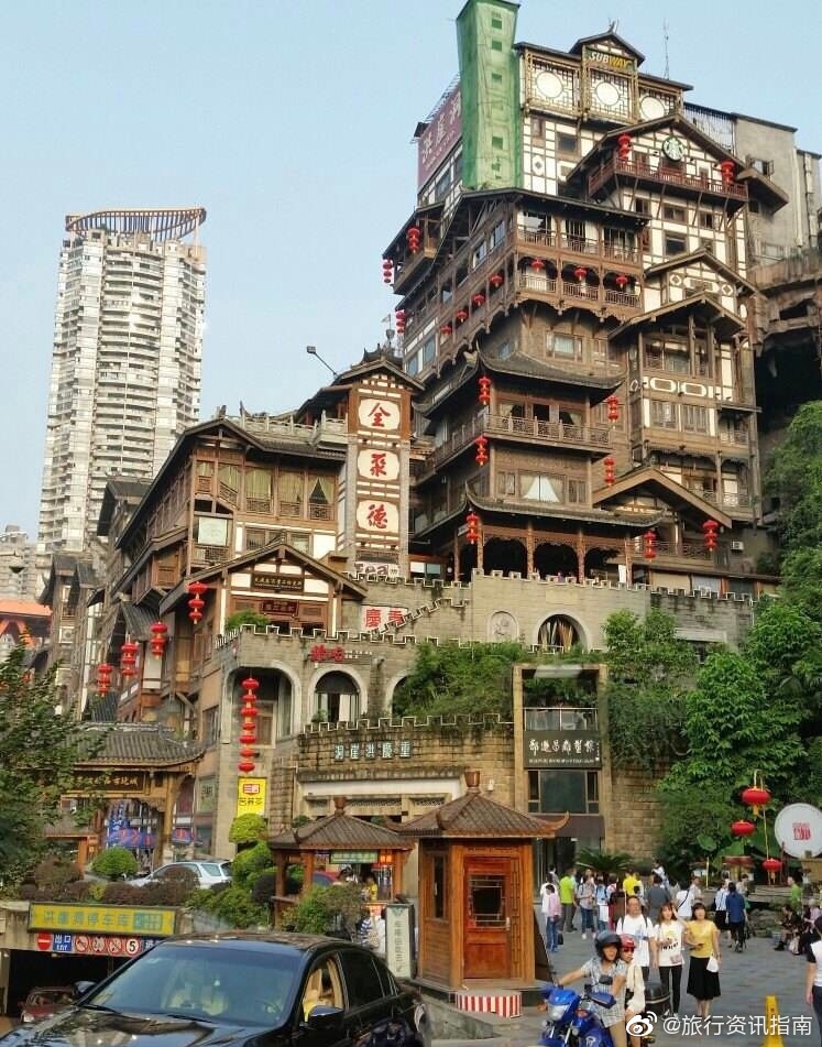 最具有重庆代表性的建筑!依山而建依岩而建的十一层吊脚楼