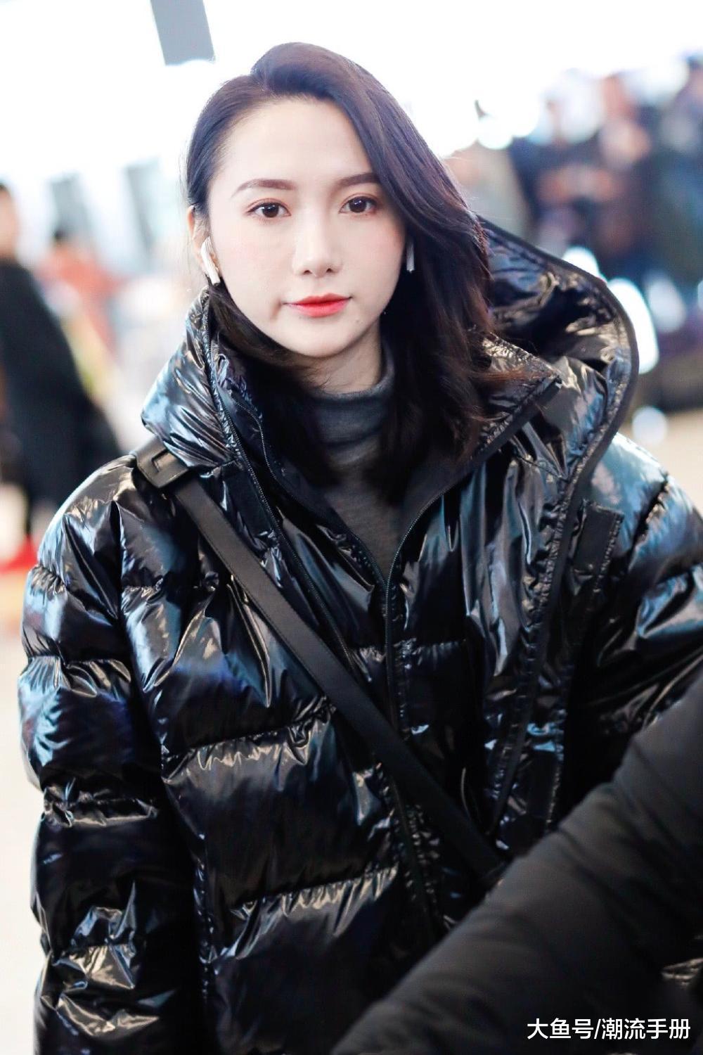 陆婷真是snh48成员吗? 穿塑料大衣, 造型亲切到太接地气了!